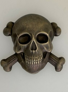 WW2 Italian Black brigade metal cap badge.