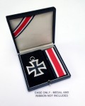 WWII Private Purchase Iron Cross 2nd Class presentation case.
